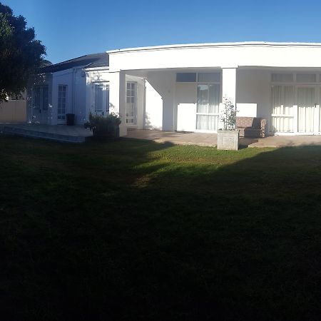 Blu Bed & Breakfast Port Elizabeth Bagian luar foto