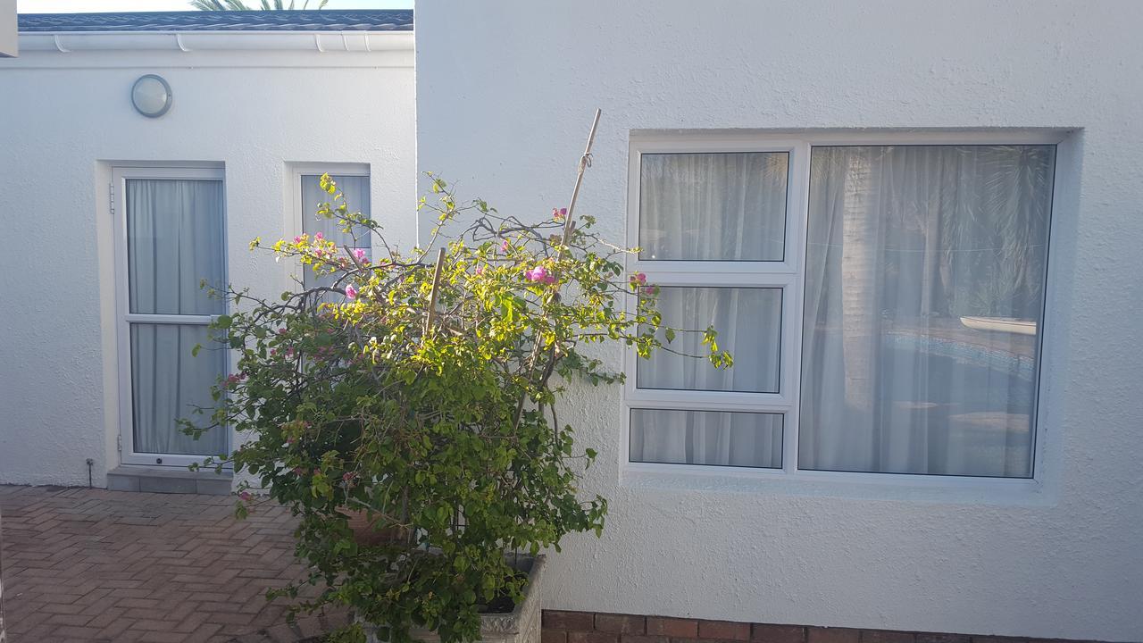 Blu Bed & Breakfast Port Elizabeth Bagian luar foto