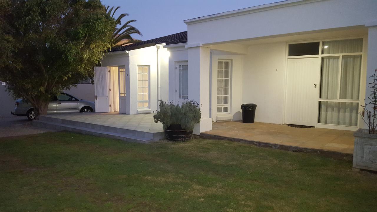 Blu Bed & Breakfast Port Elizabeth Bagian luar foto
